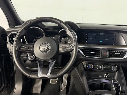 Used 2023 Alfa Romeo Stelvio Ti AWD/4WD image 16