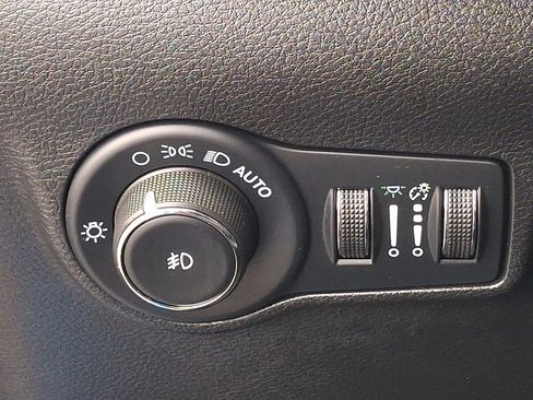 Certified 2023 Jeep Compass Latitude AWD/4WD image 24