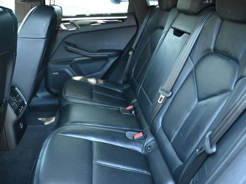 Used 2024 Porsche Macan AWD/4WD image 49
