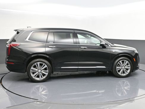 Used 2022 Cadillac XT6 Premium Luxury w/ Technology Package image 8