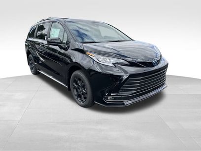 New 2025 Toyota Sienna XLE Woodland Edition