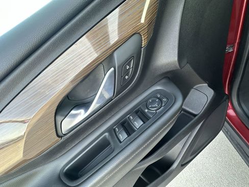 Used 2018 GMC Terrain SLE w/ Driver Convenience Package image 23