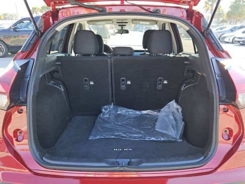 Used 2024 Nissan Kicks SV image 6