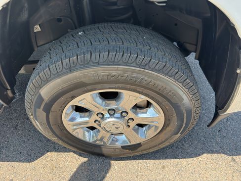 Used 2024 RAM 2500 Big Horn AWD/4WD image 28