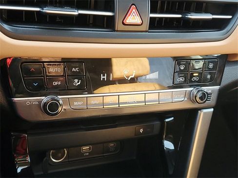 Certified 2025 Kia Seltos EX w/ EX Sunroof Package image 28