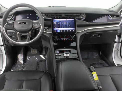 Used 2022 Jeep Grand Cherokee Limited 4xe image 10