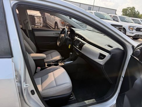 Used 2016 Toyota Corolla LE FWD image 10
