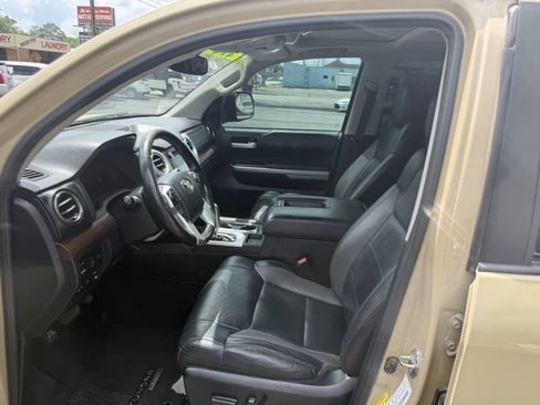 Used 2018 Toyota Tundra Limited w/ Limited Premium Package AWD/4WD image 9