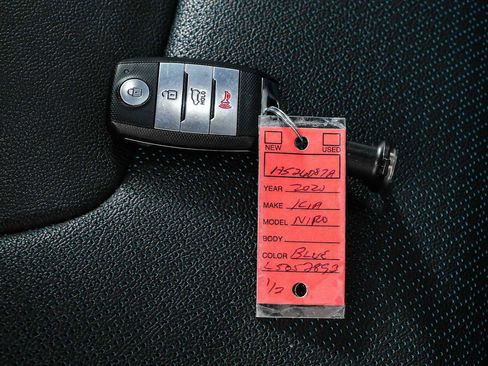 Used 2020 Kia Niro EX Premium FWD image 39