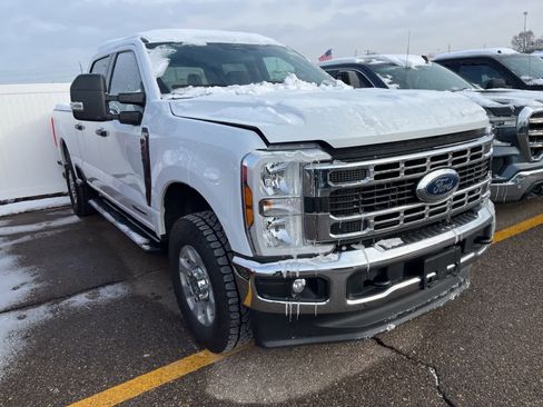 Used 2024 Ford F250 XLT image 23