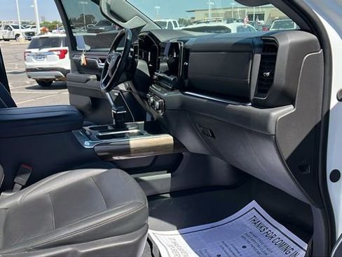 Used 2024 Chevrolet Silverado 1500 LT Trail Boss w/ Convenience Package II AWD/4WD image 14