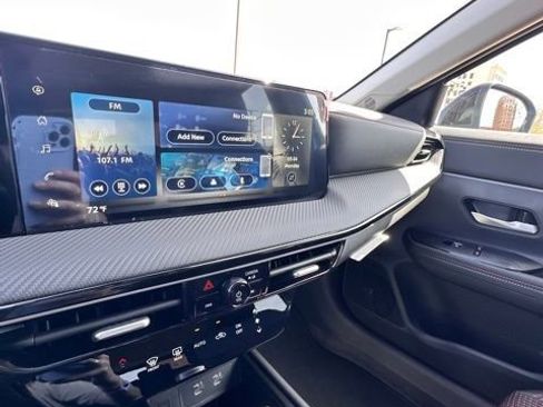 New 2025 Nissan Kicks SR image 13