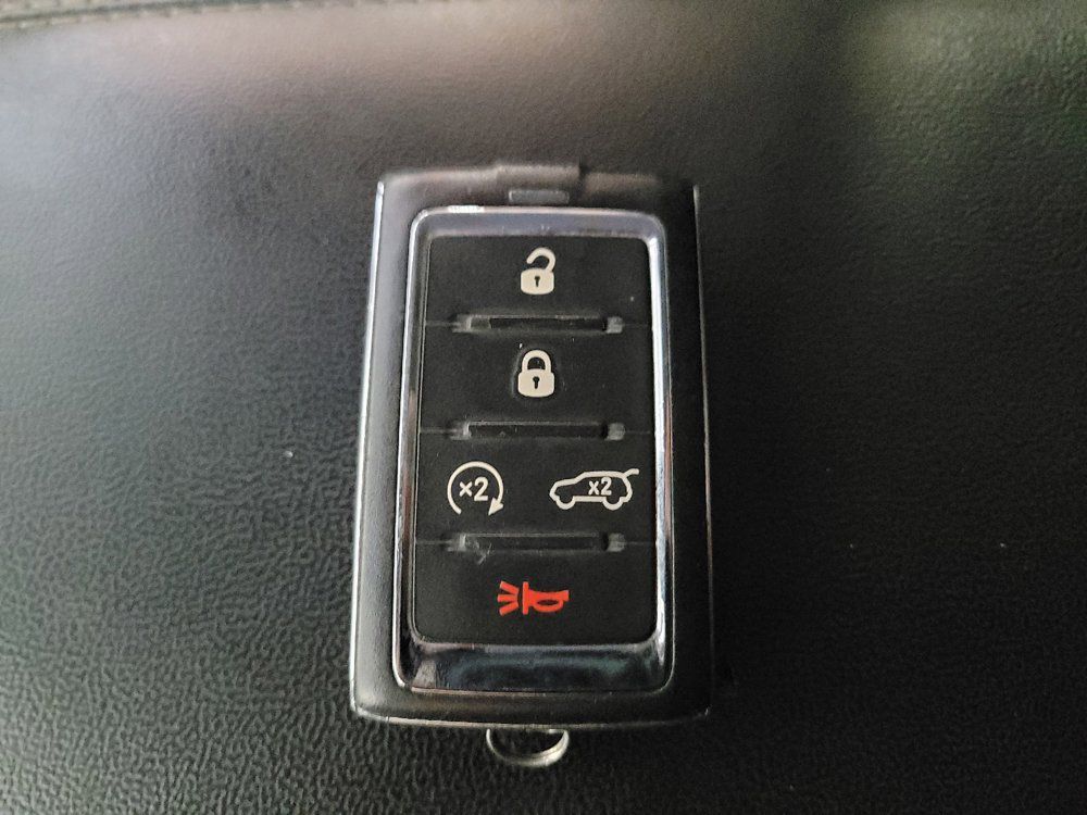 Used 2022 Jeep Grand Cherokee L Limited RWD image 32