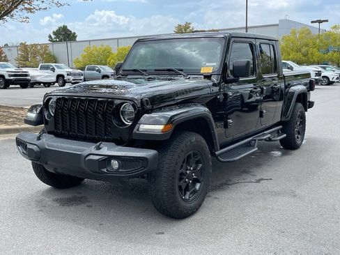 Used 2022 Jeep Gladiator Sport AWD/4WD image 3