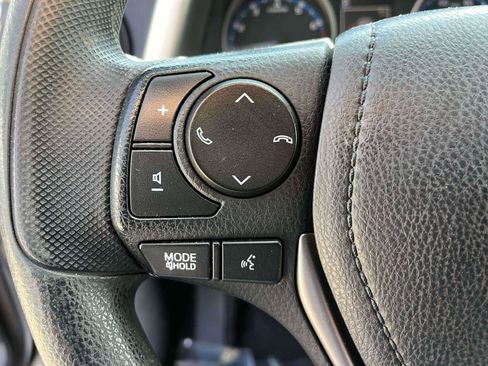Used 2018 Toyota RAV4 LE w/ All Weather Liner Package AWD/4WD image 20