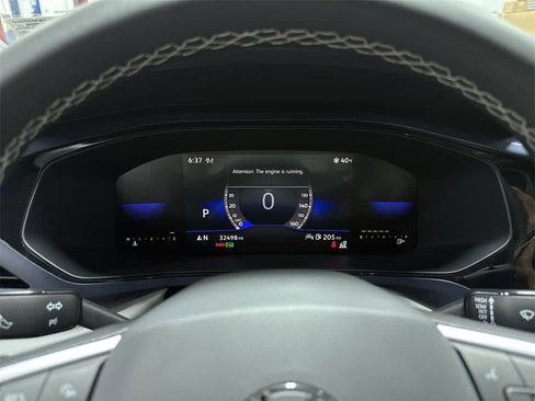Used 2023 Volkswagen Taos SE w/ Panoramic Sunroof Package image 33