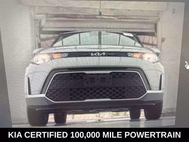 Certified 2025 Kia Soul LX w/ LX Technology Package FWD image 9