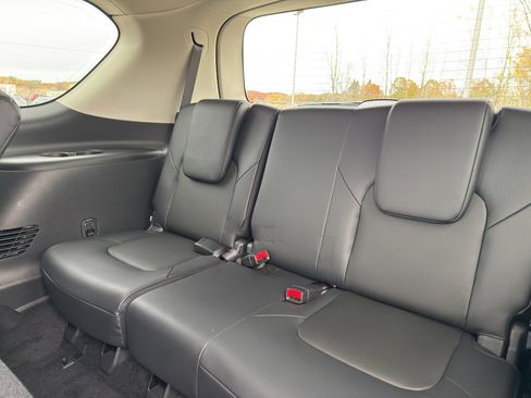 Used 2024 Nissan Armada SV image 34