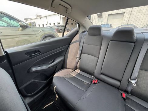 Used 2025 Nissan Altima 2.5 SV FWD image 39