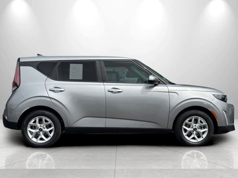 Used 2024 Kia Soul LX w/ Option Group 015 FWD image 8