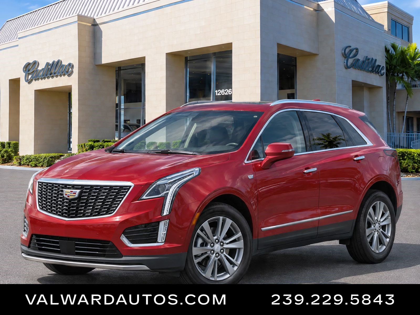 Used 2024 Cadillac XT5 Premium Luxury w/ Technology Package FWD image 1