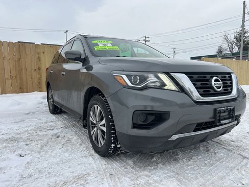 Used 2018 Nissan Pathfinder S image 1