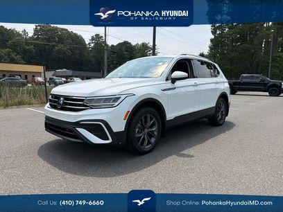 Used 2023 Volkswagen Tiguan SE w/ Panoramic Sunroof Package