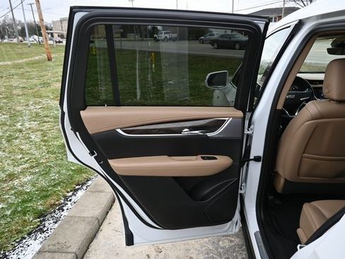 Used 2020 Cadillac XT6 Premium Luxury image 24