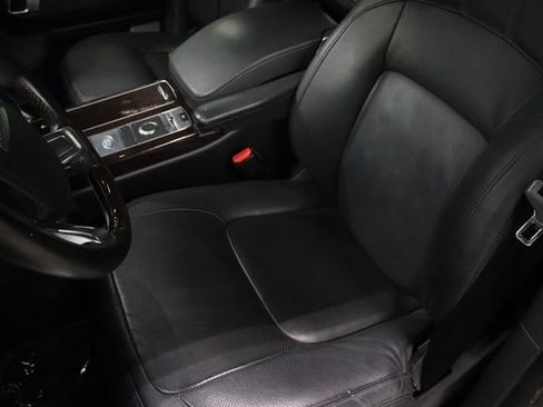Used 2019 Land Rover Range Rover HSE AWD/4WD image 12