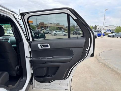 Used 2012 Ford Explorer XLT w/ Class III Trailer Tow Pkg FWD image 18