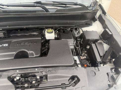 Used 2020 Nissan Pathfinder SV FWD image 34