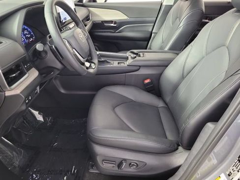 Used 2026 Toyota Grand Highlander AWD image 20