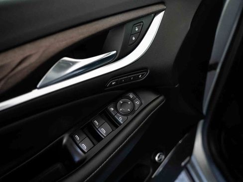 Used 2023 Buick Enclave Avenir image 19