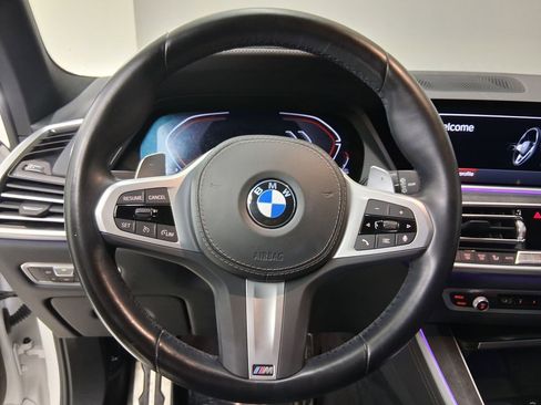 Used 2022 BMW X5 xDrive40i w/ M Sport Package AWD/4WD image 15