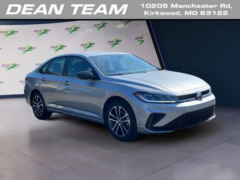 Used 2025 Volkswagen Jetta Sport image 1