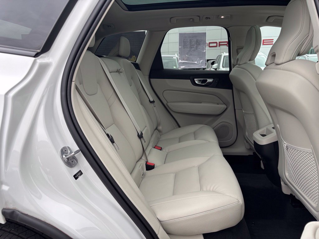 Certified 2024 Volvo XC60 B5 Plus w/ Climate Package AWD/4WD image 23