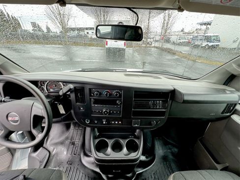 Used 2022 GMC Savana 2500 w/ Driver Convenience Package image 17