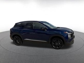 Used 2026 Nissan Kicks SR AWD/4WD video 2