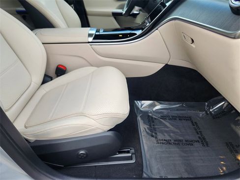 Certified 2025 Mercedes-Benz GLC 300 4MATIC image 19