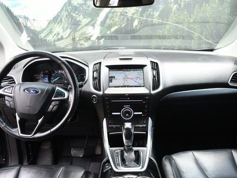 Used 2015 Ford Edge Titanium w/ Technology Package AWD/4WD image 18