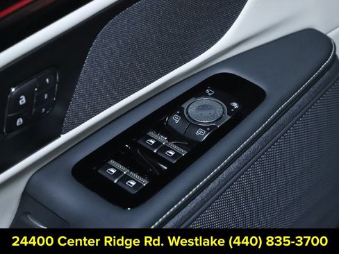 Used 2025 Lincoln Nautilus Premier AWD/4WD image 16