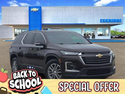 Used 2023 Chevrolet Traverse LT w/ Rear Camera Mirror Package