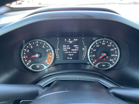 Certified 2023 Jeep Renegade Latitude AWD/4WD image 9