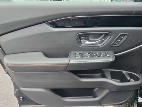 New 2025 Honda Pilot TrailSport image 15