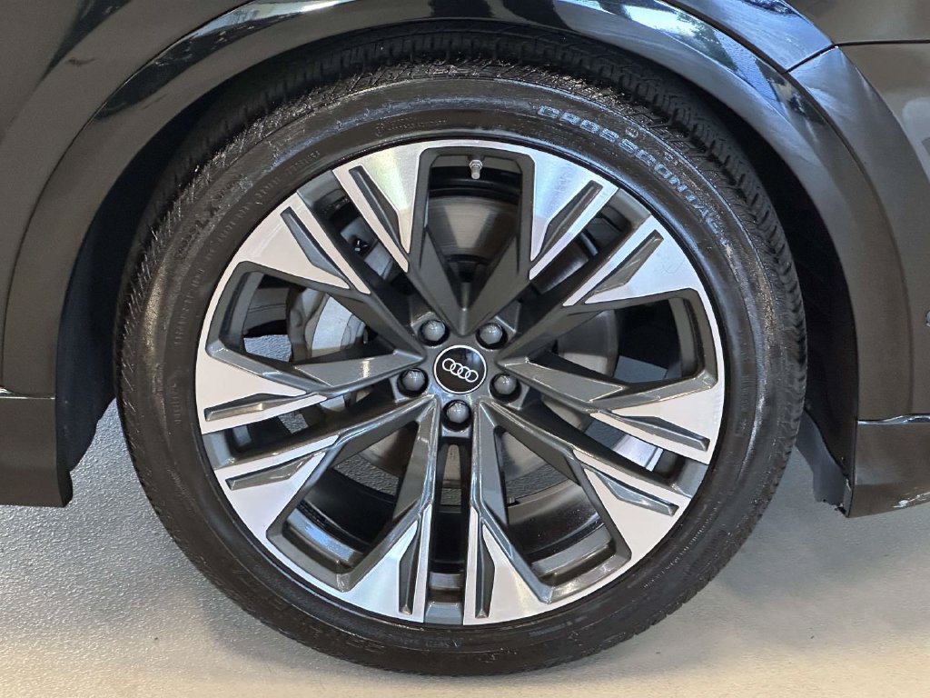 Used 2026 Audi Q8 Premium Plus AWD/4WD image 9