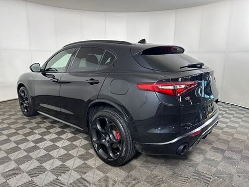Used 2022 Alfa Romeo Stelvio Veloce image 5