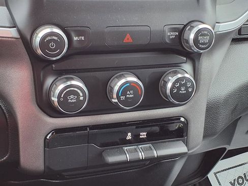 Used 2021 RAM 1500 Big Horn image 18