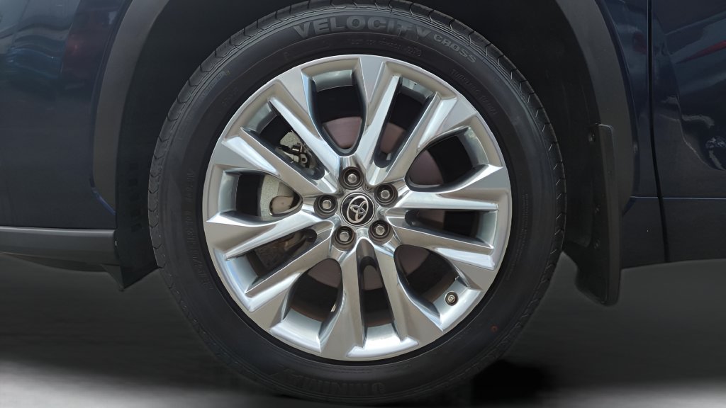Used 2024 Toyota Highlander Limited FWD image 28