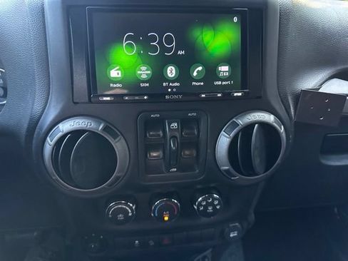 Used 2015 Jeep Wrangler Unlimited Sport w/ Quick Order Package 24S AWD/4WD image 9