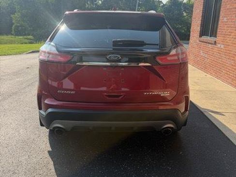 Used 2019 Ford Edge Titanium w/ Cold Weather Package AWD/4WD image 4